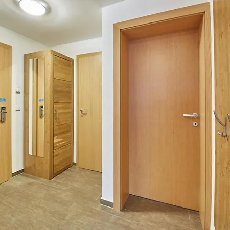 1 Apartment